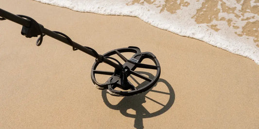 How To Find Gold Through a Metal Detector