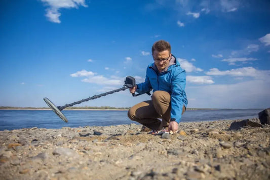 5 Best Tips on How to Use a Metal Detector (2023)