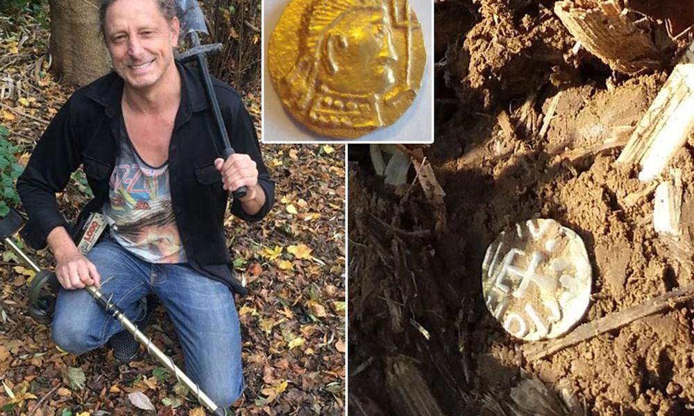 MAN FINDS BURIED TREASURE OF GOLD COINS WORTH £10,000 IN A FIELD IN ESSEX